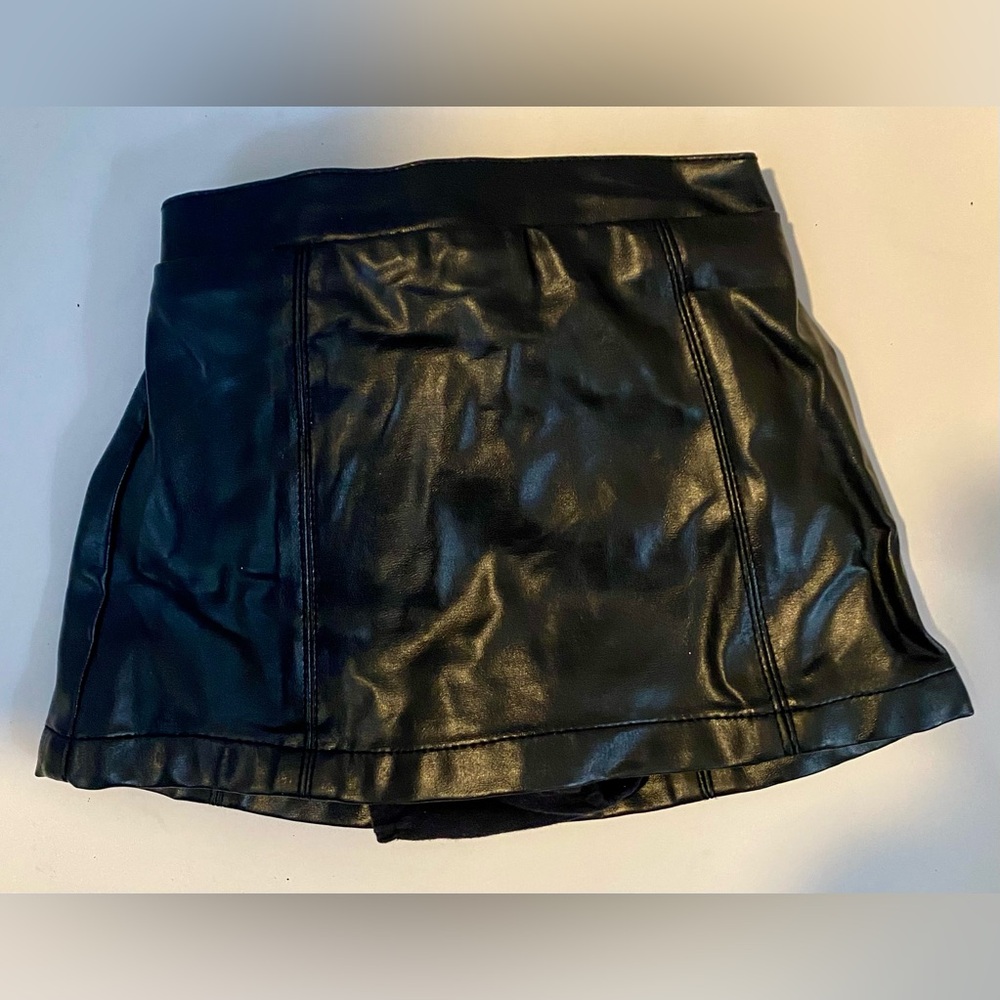 The Children's Place Girls Black Faux Leather Mini Skirt Size 36 Mos/3T